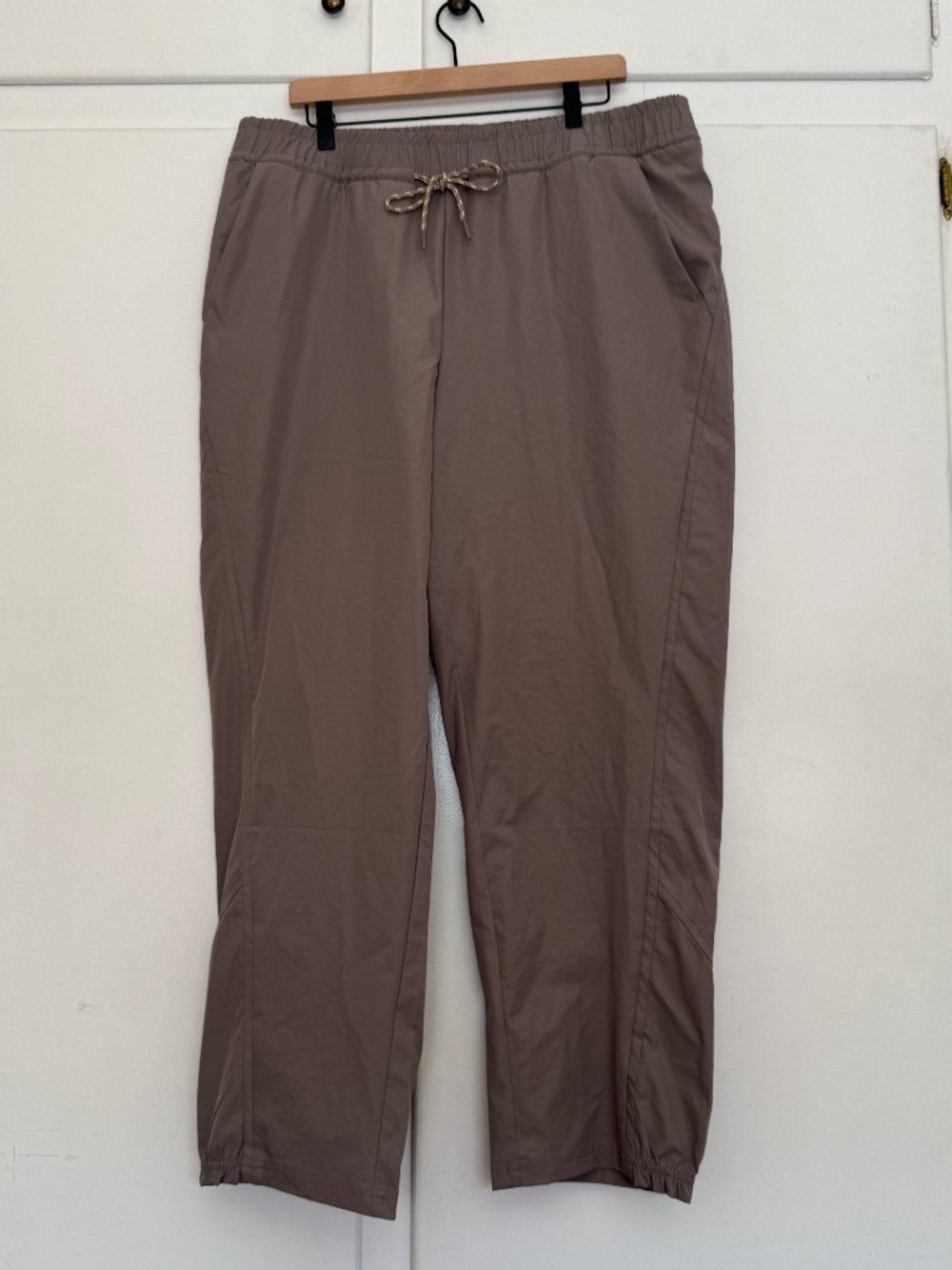 NWOT Size XL Avalanche Trek It Wide Leg Jogger in Driftwood - Picture 3 of 10